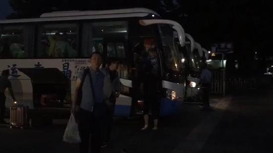 ���������ο�Մ���ɣ���һ��܇�Ϳ������@ô���ˣ��ڵ����҂��������҂�������ĸ��X(ju��)�Ҳ���һ��(g��)�ˣ��ǳ��Ĝ�ů����