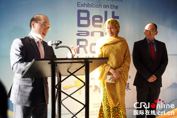 �DƬĬ�J���}